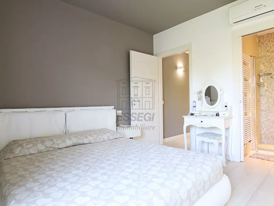 Immagine 11 di Appartamento in vendita  in Viale Luigi Cadorna 182 a Lucca