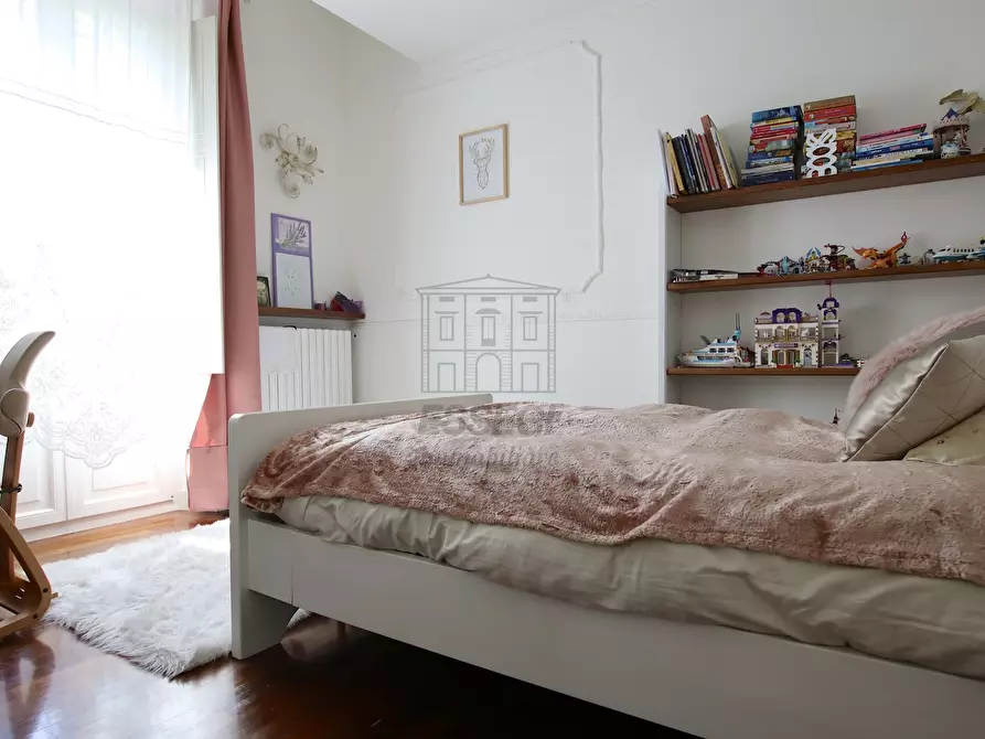 Immagine 21 di Villa in vendita  in Viale Pacini 35 a Lucca