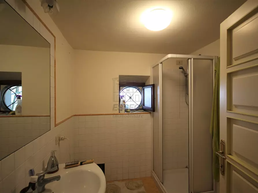 Immagine 12 di Villa in vendita  in Via del Cimitero di Vicopelago 533 a Lucca