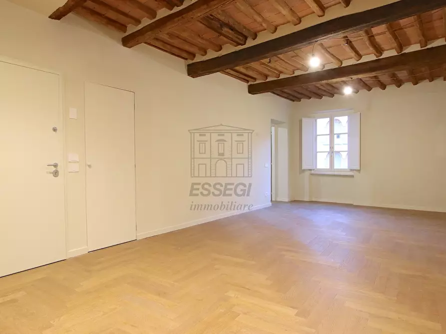 Immagine 17 di Appartamento in vendita  in Piazza San Giusto a Lucca