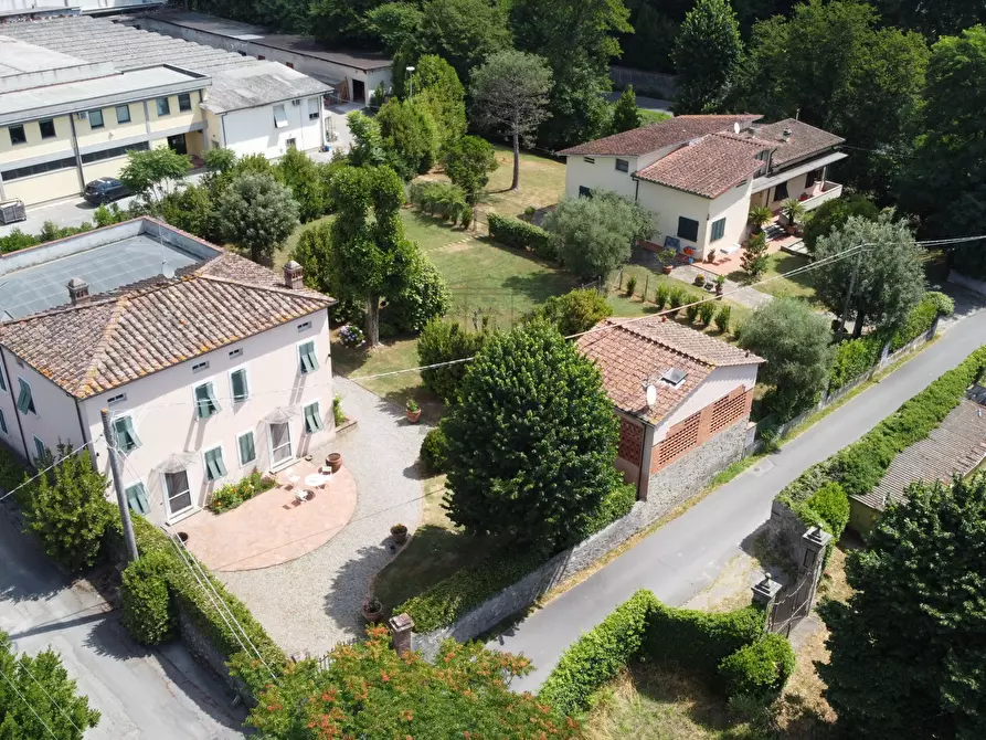 Immagine 84 di Villa in vendita  in Via di segromigno a Capannori