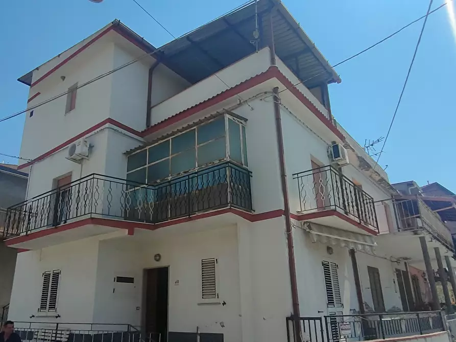 Immagine 1 di Casa indipendente in vendita  in Via Monte Santo 48 a Bova Marina