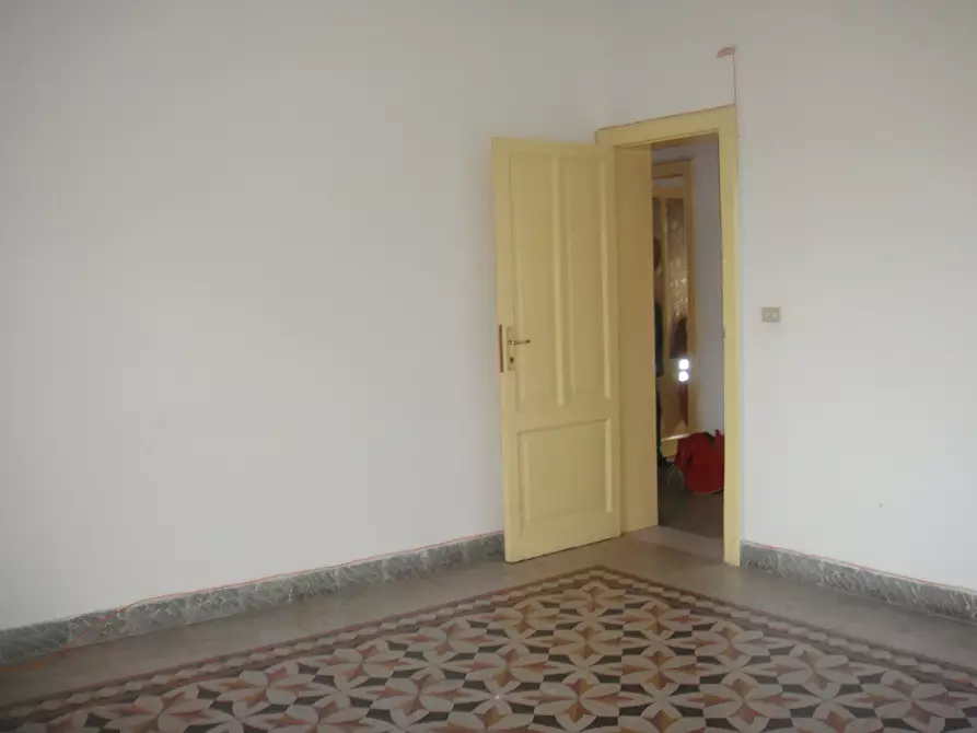 Immagine 3 di Pentalocale in vendita  in Via Paolo Pellicano 21 a Reggio Di Calabria