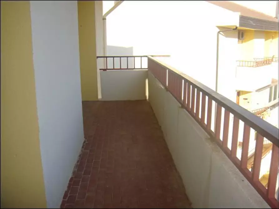 Immagine 7 di Quadrilocale in vendita  in Viale Aldo Moro 4 a Bova Marina