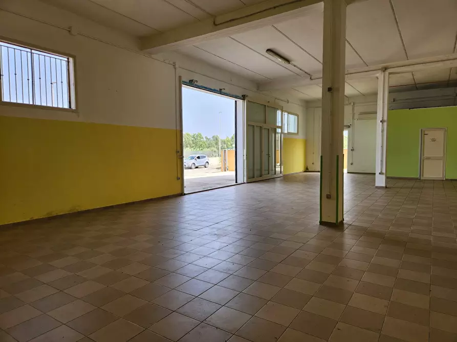 Immagine 5 di Attività artigianale in vendita  a Ussana