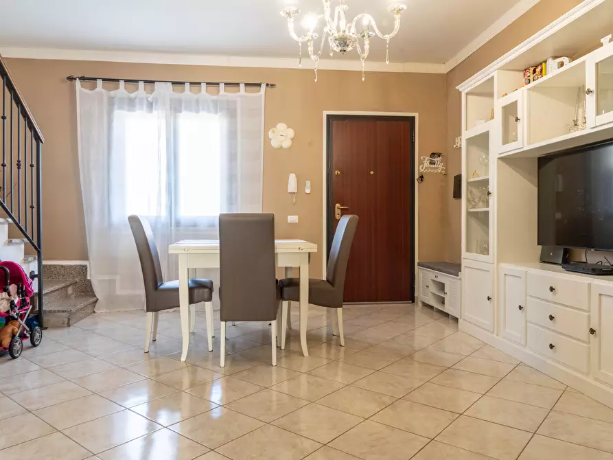 Immagine 3 di Villetta a schiera in vendita  a Uta