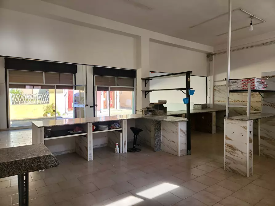 Immagine 5 di Locale commerciale in affitto  a San Sperate