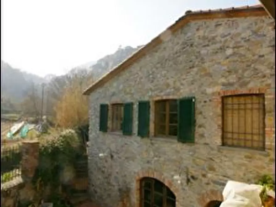 Immagine 6 di Villa in vendita  a Ameglia