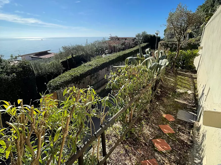 Immagine 6 di Trilocale in vendita  in Strada Punta Bianca 2 a Ameglia