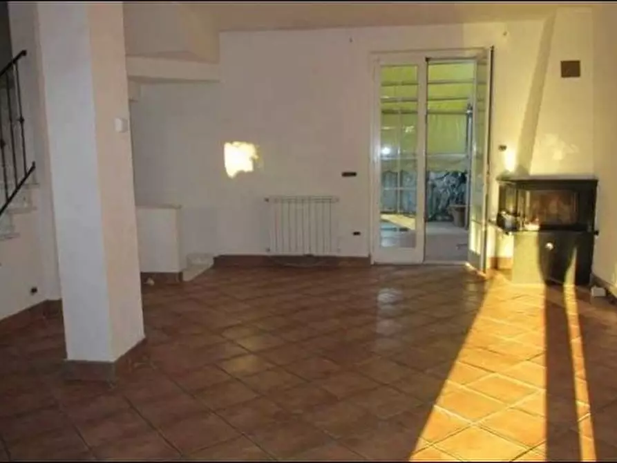 Immagine 8 di Casa semindipendente in vendita  a Castelnuovo Magra