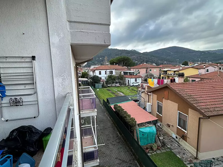 Immagine 15 di Trilocale in vendita  a Ameglia