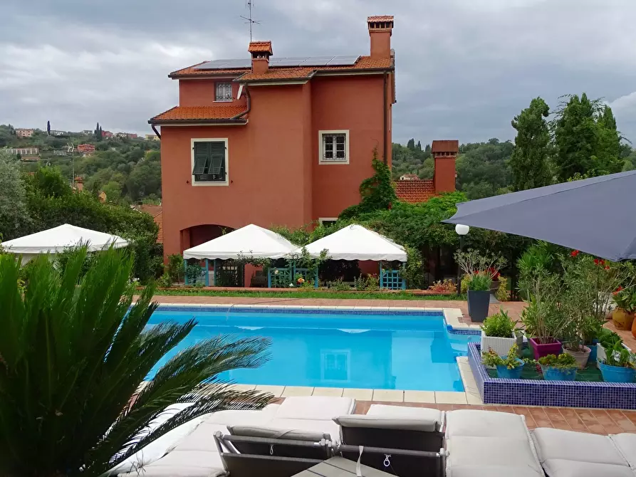 Immagine 3 di Villa in vendita  a Sarzana