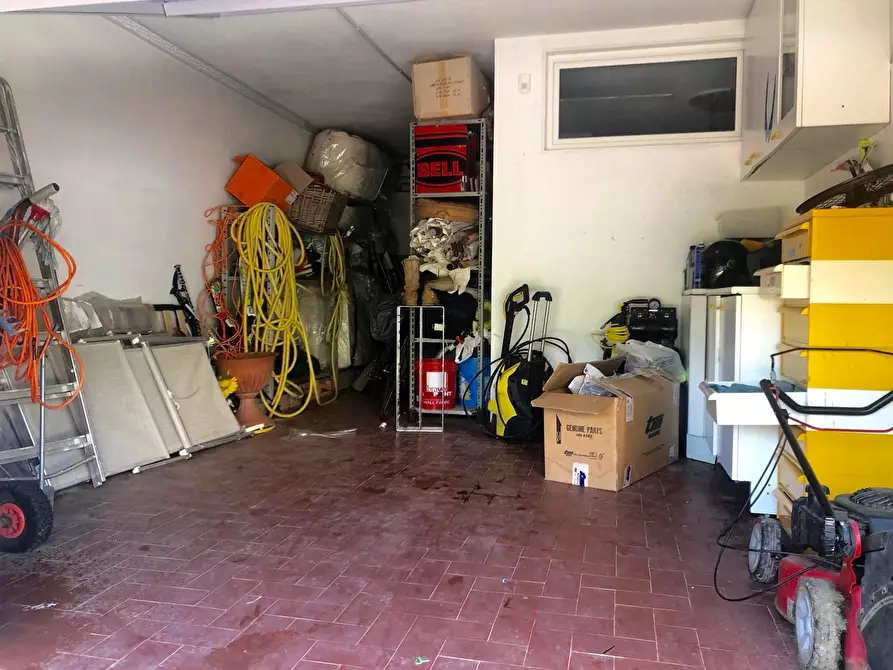 Immagine 23 di Villa in vendita  a Sarzana