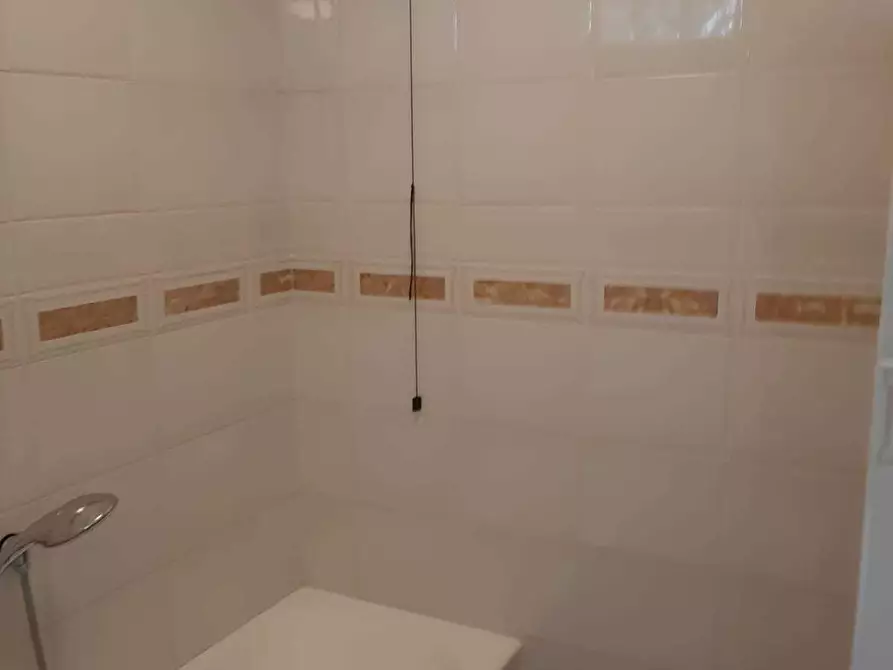 Immagine 10 di Pentalocale in vendita  a Sarzana