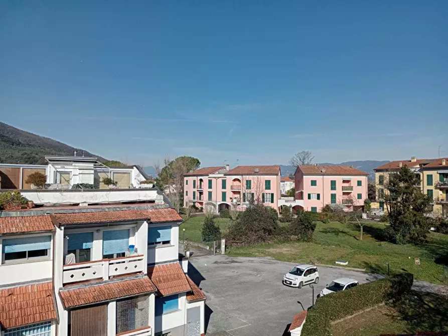 Immagine 10 di Mansarda in vendita  a Ameglia