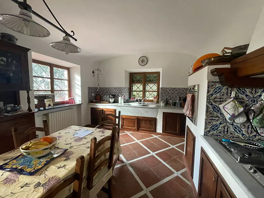 Immagine 8 di Villa in vendita  a Castelnuovo Magra