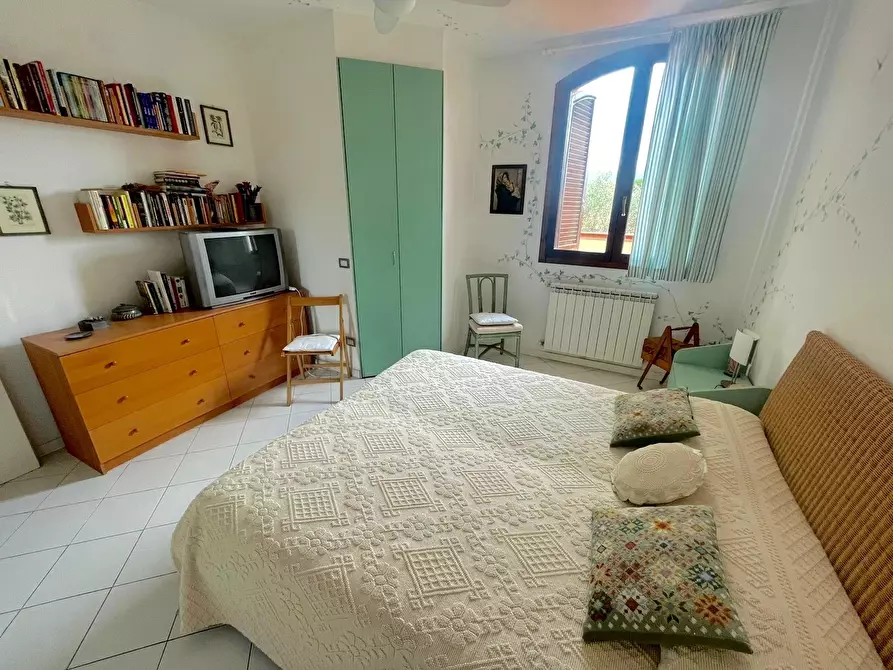 Immagine 12 di Pentalocale in vendita  a Ameglia