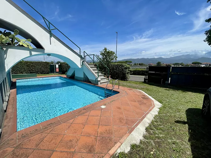 Immagine 4 di Porzione di casa in vendita  a Ameglia