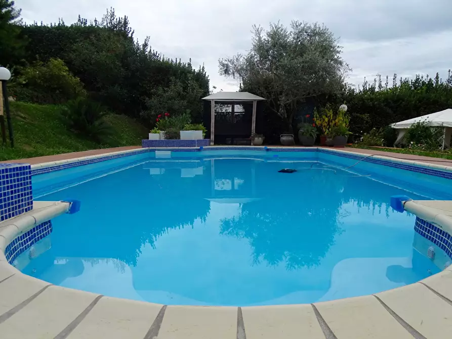 Immagine 6 di Villa in vendita  a Sarzana