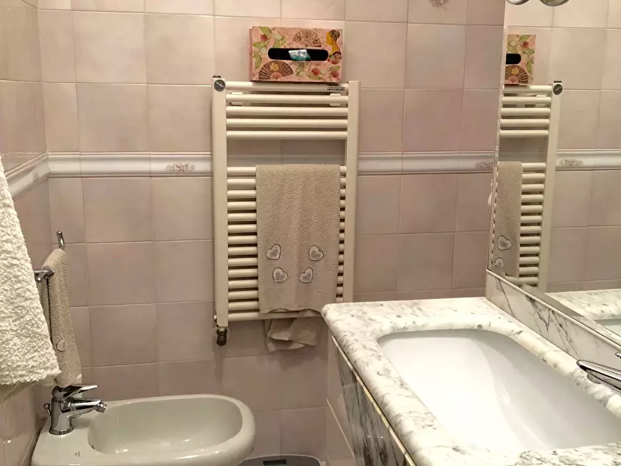 Immagine 14 di Porzione di casa in vendita  a Ameglia