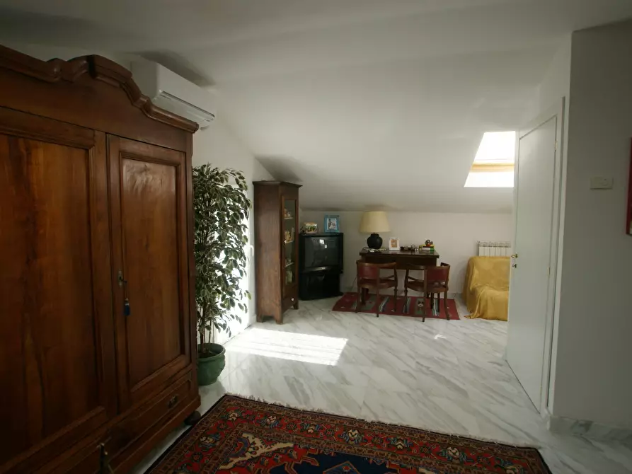 Immagine 10 di Casa semindipendente in vendita  a Castelnuovo Magra