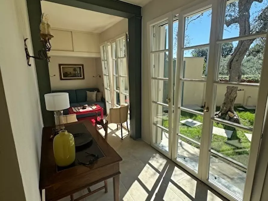 Immagine 9 di Trilocale in affitto  a Ameglia