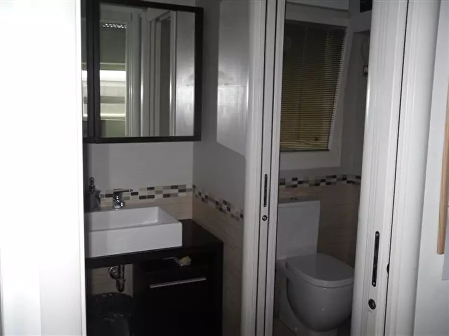 Immagine 2 di Capannone industriale in vendita  in Via della Cisa a Santo Stefano Di Magra