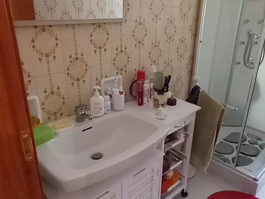 Immagine 4 di Appartamento in vendita  in Via Pietro Gori a Sarzana