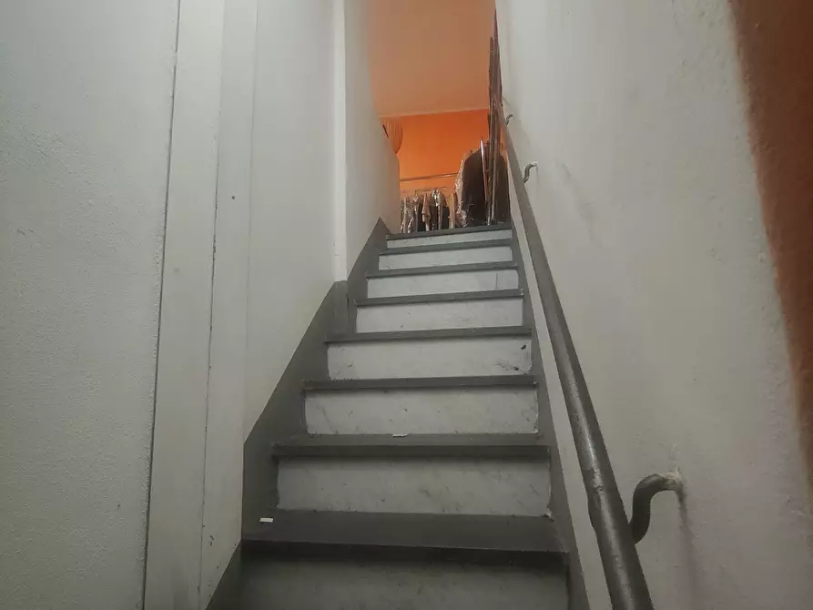 Immagine 2 di Locale commerciale in affitto  in Via Sobborgo Spina a Sarzana