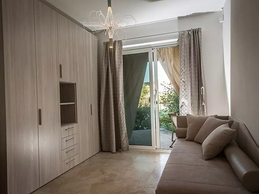 Immagine 2 di Casa indipendente in affitto  a Sarzana