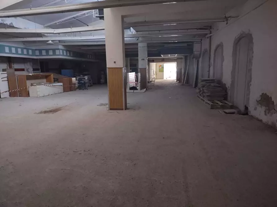 Immagine 21 di Magazzino in affitto  a Jesi