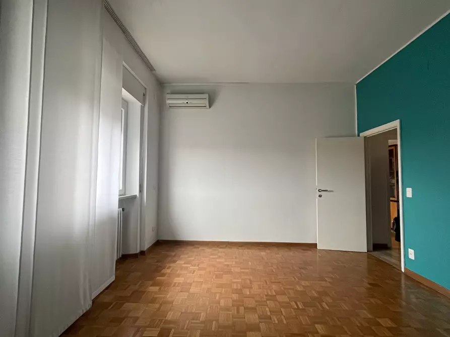 Immagine 10 di Appartamento in vendita  in Viale Felice Cavallotti snc a Jesi