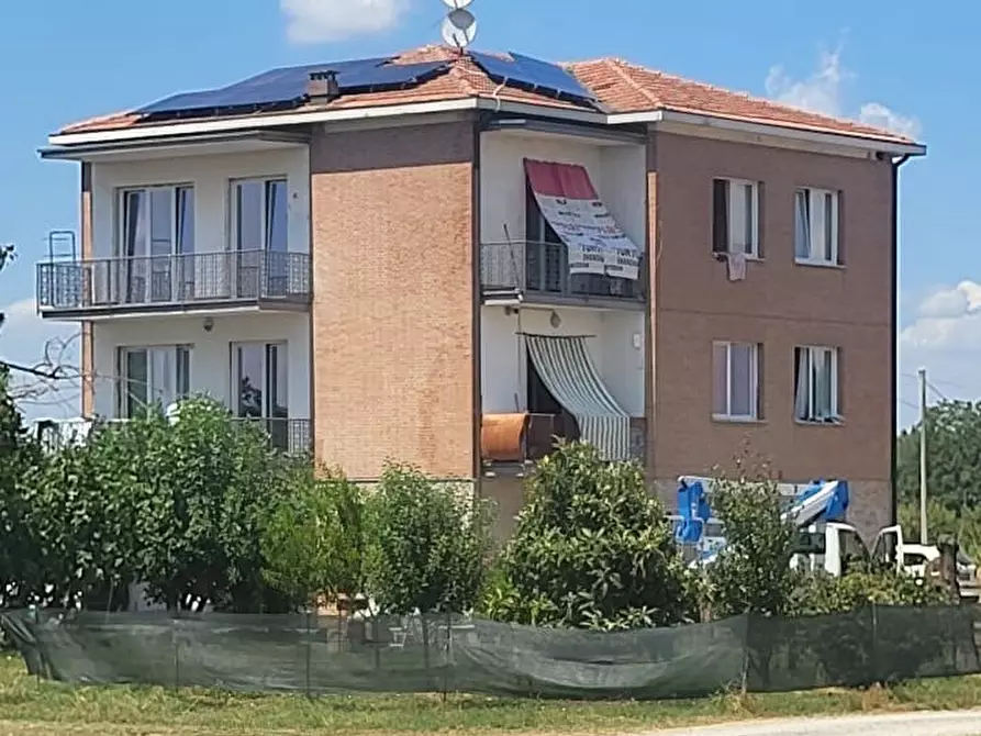 Immagine 1 di Casa indipendente in vendita  in Via Vanotto a Valsamoggia