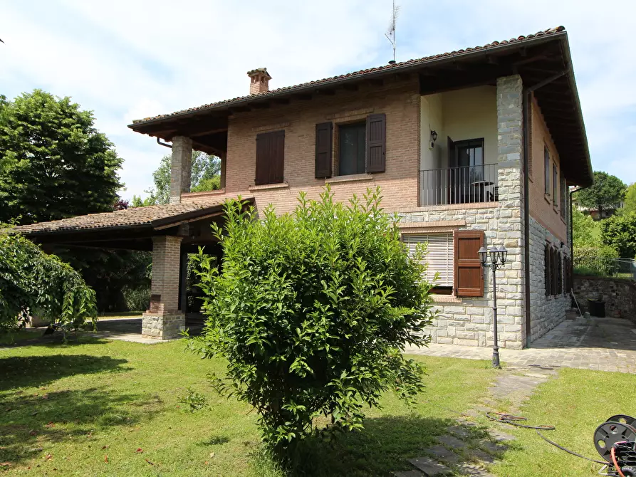 Immagine 1 di Casa indipendente in vendita  in Via Ciano a Valsamoggia