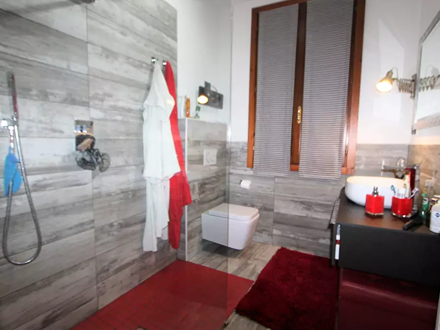 Immagine 11 di Porzione di casa in vendita  in Via Marco Biagi a Valsamoggia