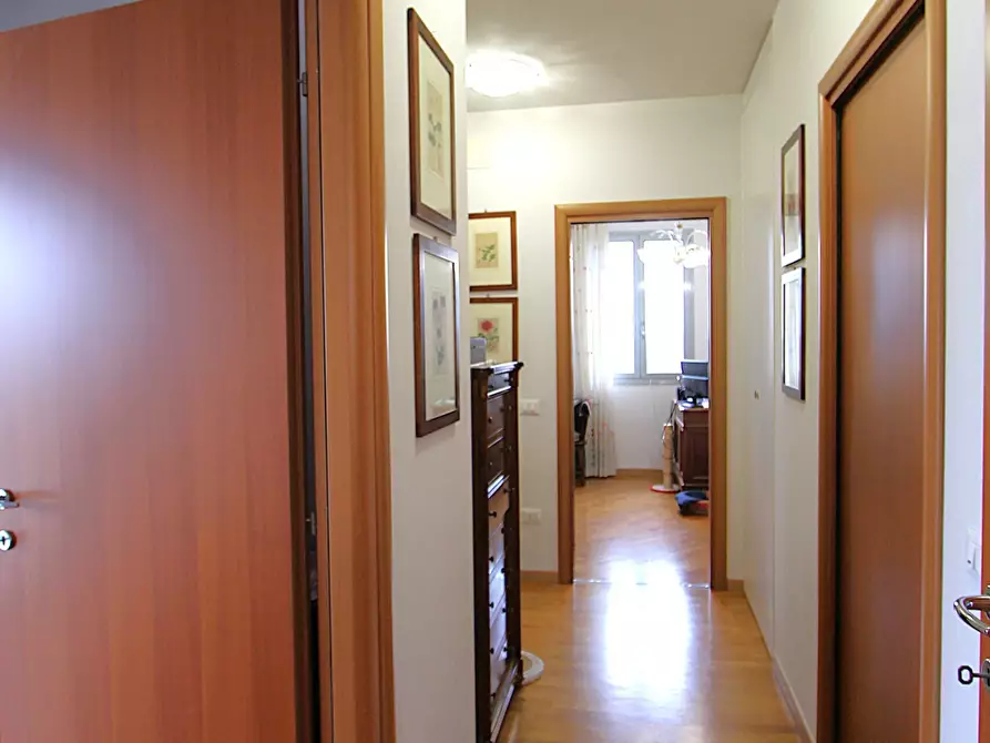 Immagine 27 di Appartamento in vendita  in Piazza Lorenzo D' Auria 3 a Valsamoggia