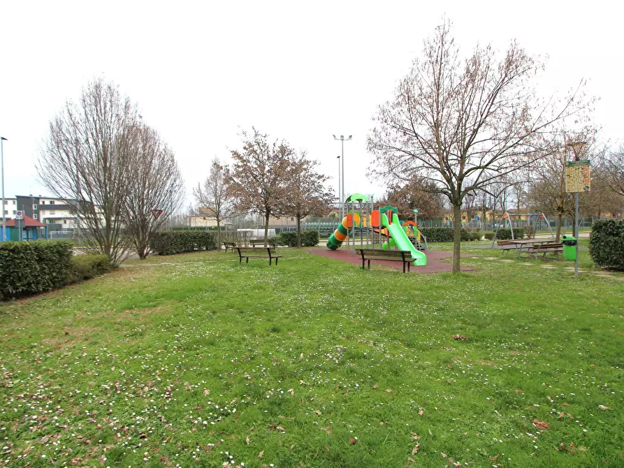 Immagine 18 di Appartamento in vendita  in Piazza Lorenzo D' Auria 3 a Valsamoggia