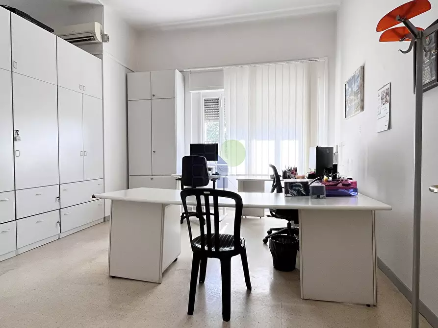 Immagine 15 di Ufficio in affitto  in Via L. da Vinci 35 a Livorno