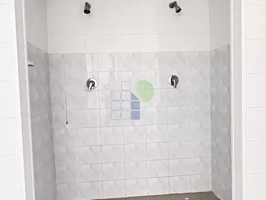 Immagine 14 di Attività artigianale in vendita  in Via Grotta delle Fate 89 a Livorno