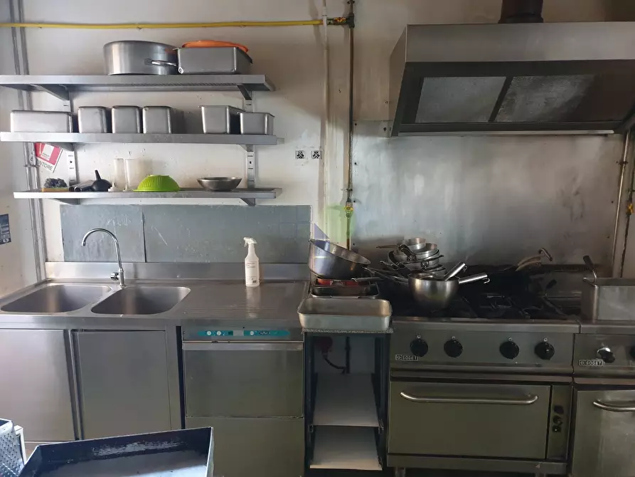 Immagine 6 di Bar / Ristorante in affitto  a Livorno