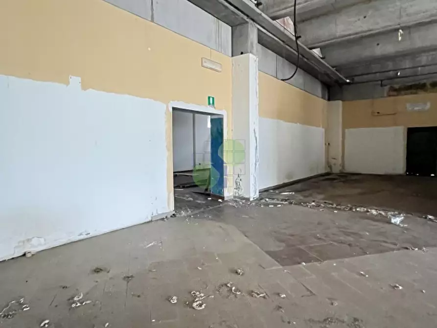 Immagine 13 di Capannone industriale in affitto  in Via dei Materassai 13 a Livorno