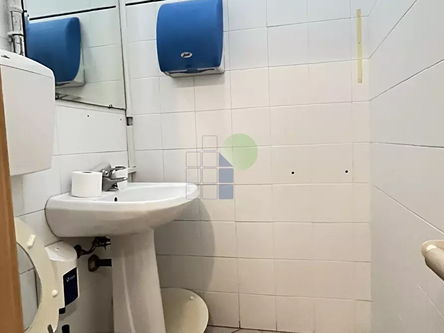 Immagine 10 di Ufficio in affitto  in Via dell' Artigianato 11 a Livorno