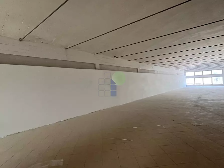 Immagine 18 di Attività artigianale in affitto  in Via Pian di Rota a Livorno