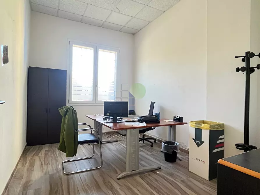 Immagine 9 di Attività artigianale in vendita  in Via Grotta delle Fate 89 a Livorno