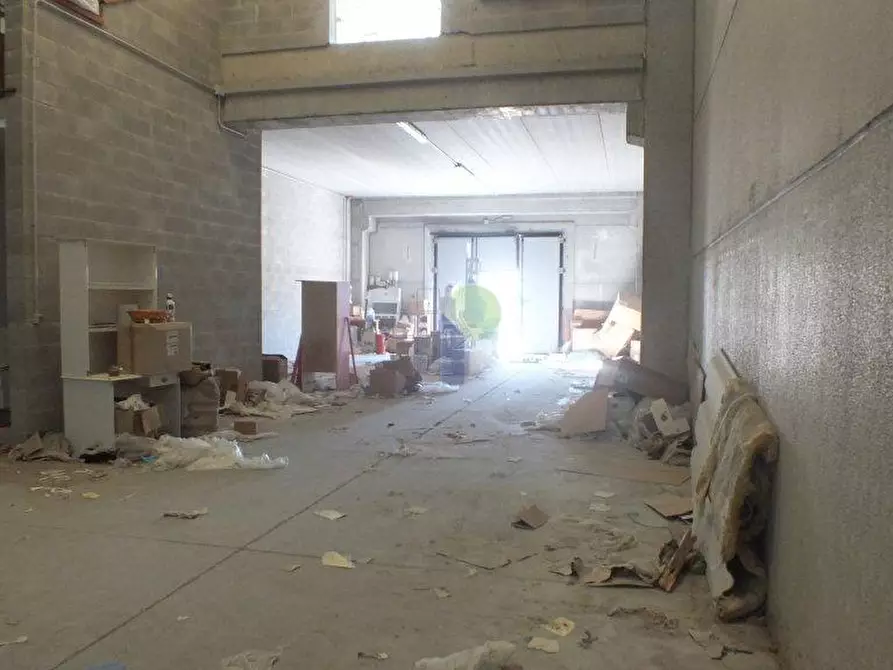 Immagine 11 di Attività artigianale in vendita  in Via Guarini a Livorno