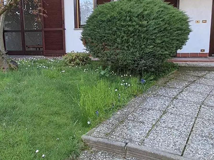 Immagine 27 di Villetta a schiera in affitto  in Via Como 1 a Pombia