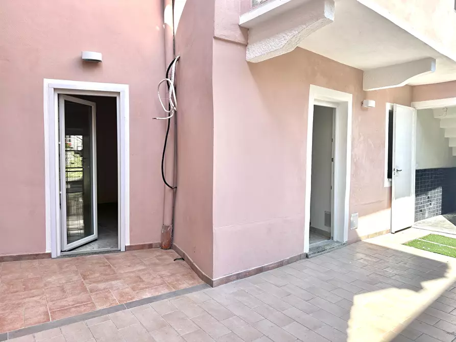 Immagine 10 di Bilocale in vendita  in Via Crosa 1 a Arona