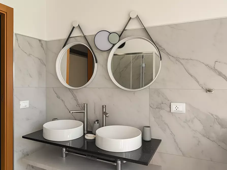 Immagine 11 di Bilocale in affitto  in Via Partigiani 1 a Arona