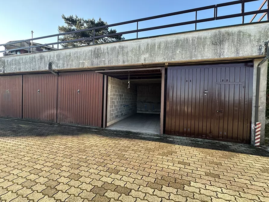 Immagine 7 di Garage in affitto  in Via Federico Tesio 1 a Dormelletto