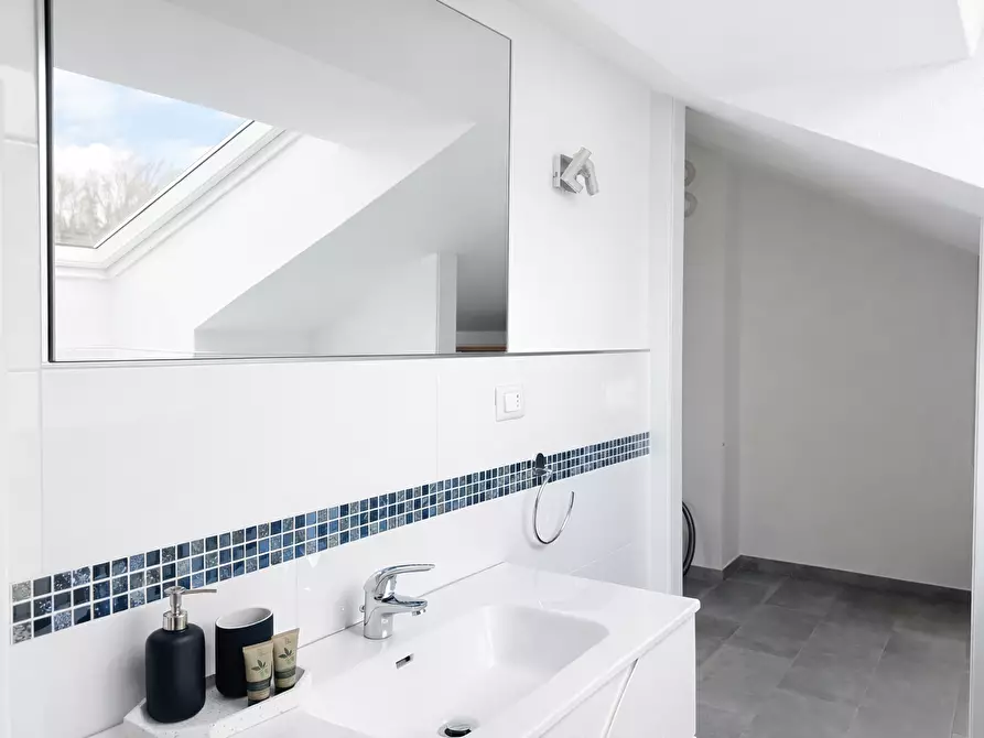 Immagine 17 di Bilocale in affitto  in Via alla Rocca 1 a Arona